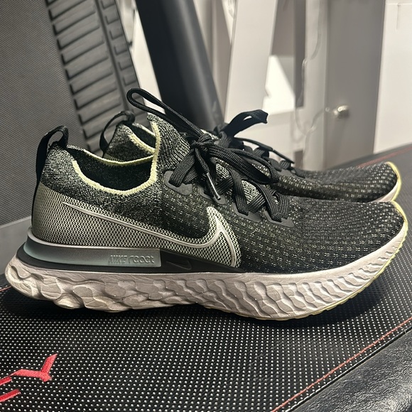 Nike react shoes - Picture 5 of 5